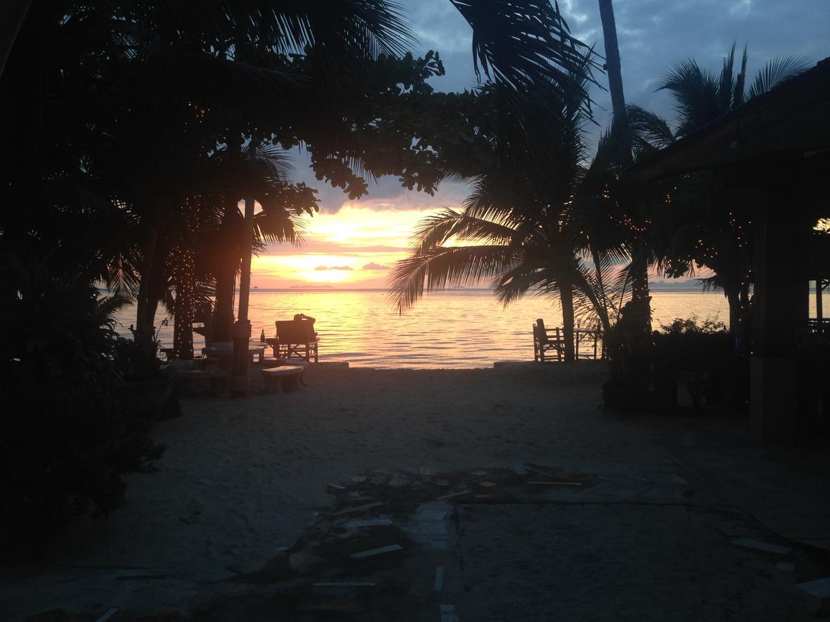 Sawai Home Resort Nathon 외부 사진